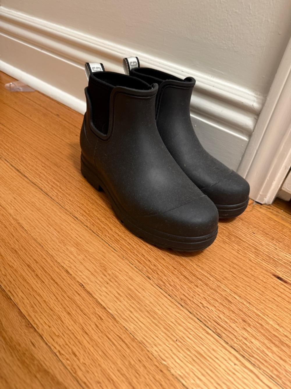 UGG Black Short Chelsea Rain Boots